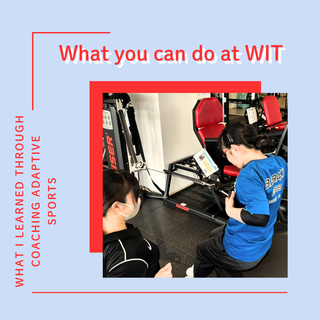 シーテッドロウを指導するパーソナルトレーナー